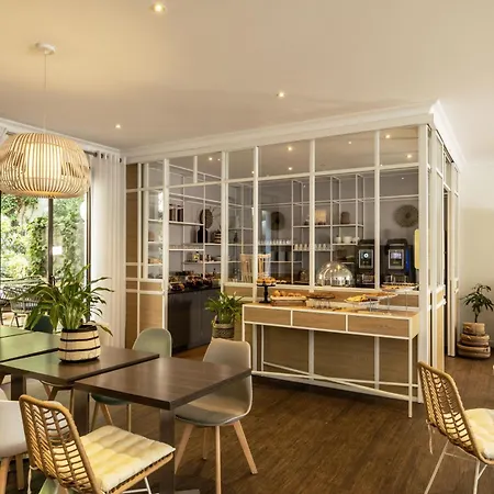 Louis Blanc Hotel