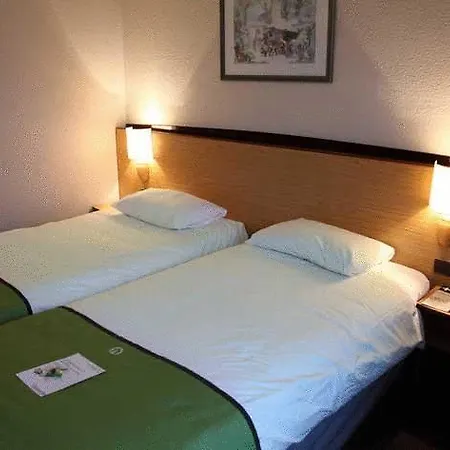 Hotel Louis Blanc Paris