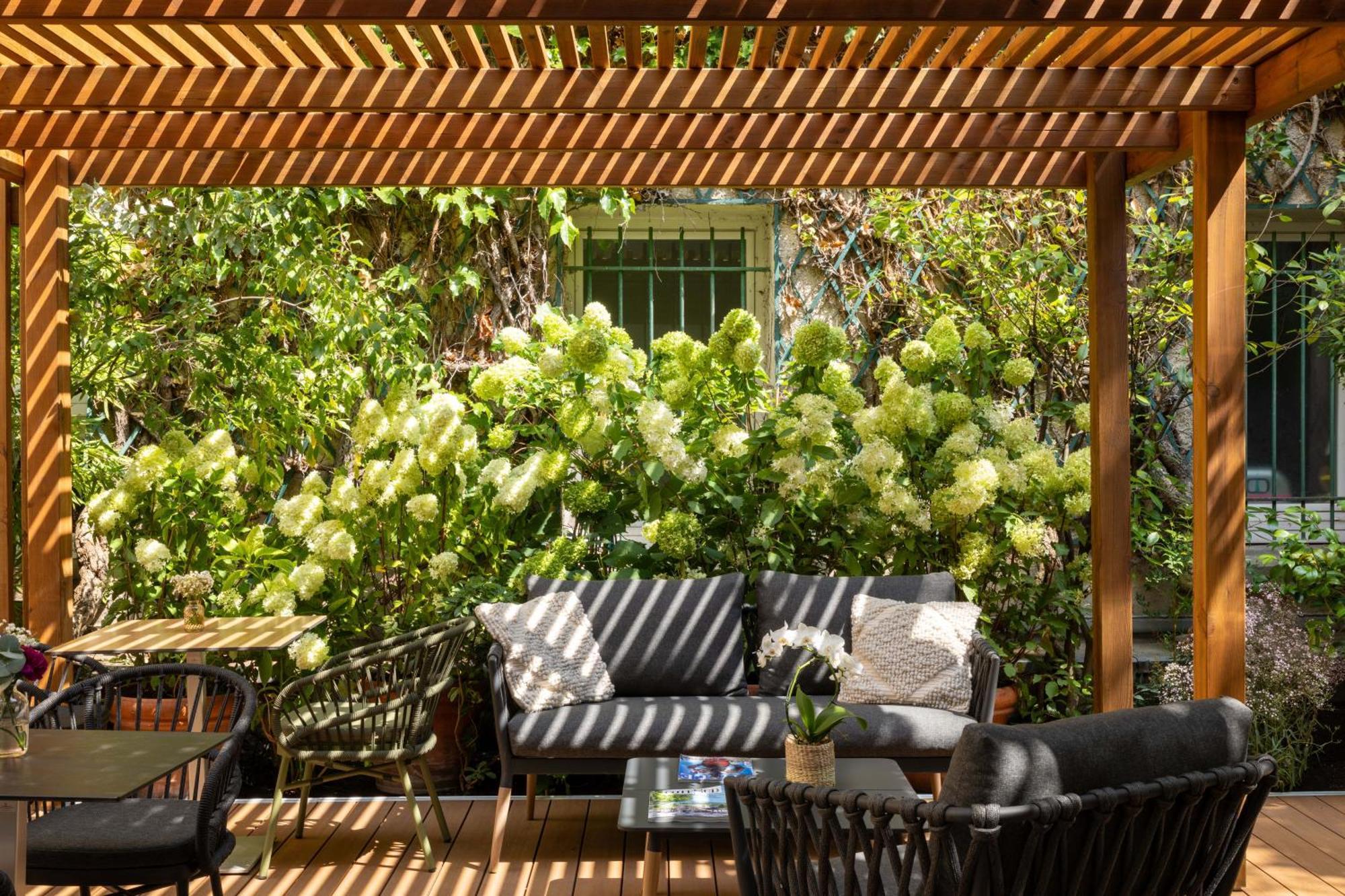 Hotel Louis Blanc Parigi